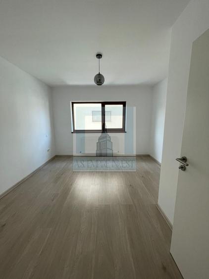 Apartament 3 camere, partia mobilat - zona Sanpetru Rezidence