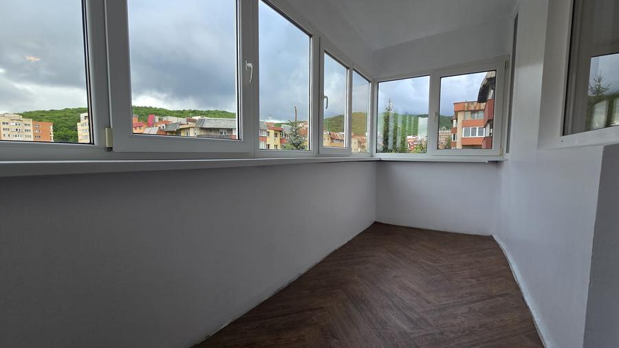 Vand apartament 2 camere Racadau
