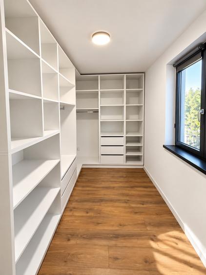 Casa de inchiriat cu 4 camere, complet mobilata, terasa si balcon