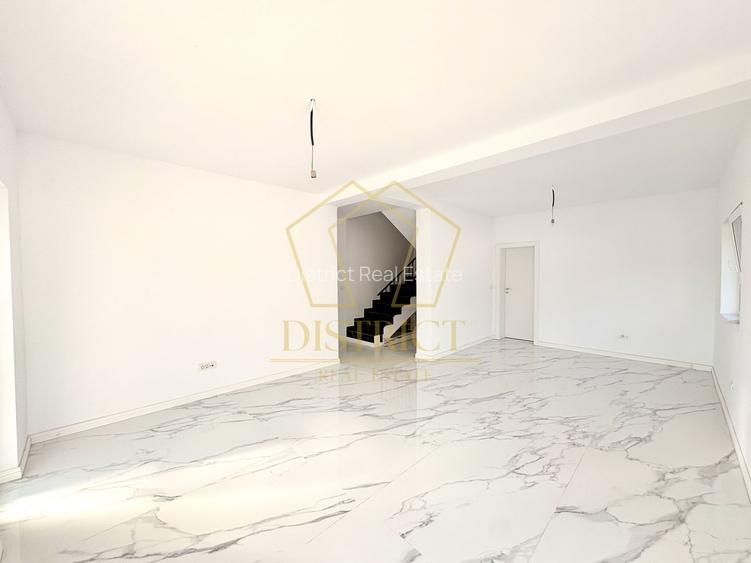 Duplex cu 4 camere, despărțit prin camera tehnica | Mosnita Noua - 3