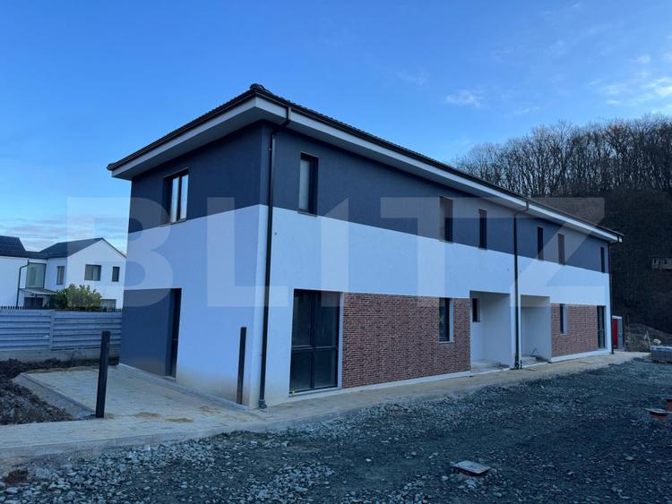 Casa tip duplex, 4 camere, 118 mp utili, 200 mp de teren, zona Tauti