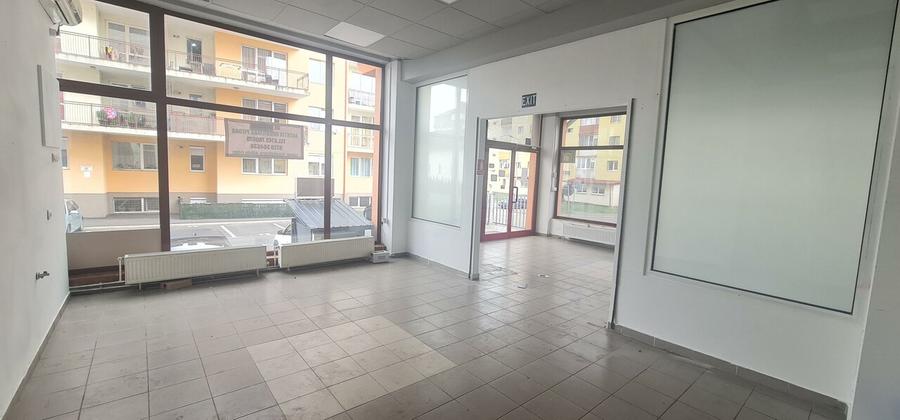 Inchiriez spatiu comercial situat in Strand, in zona de blocuri, suprafata 188m