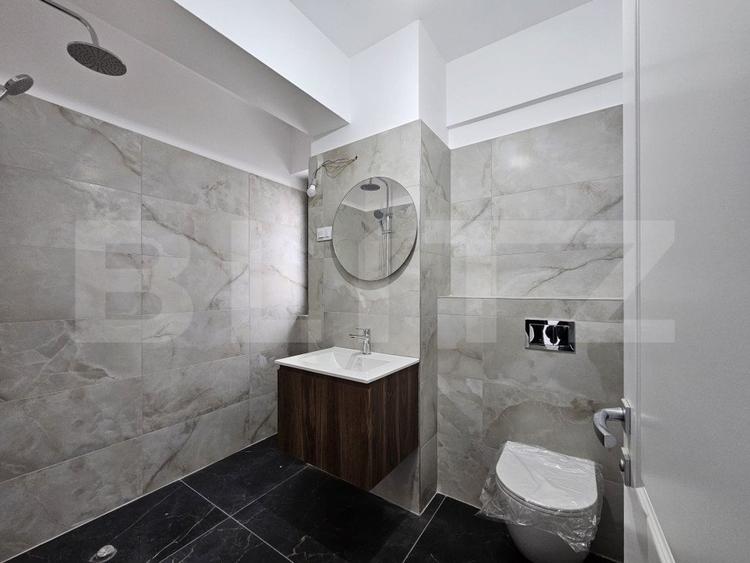 Apartament de 2 camere, decomandat, etaj intermediar, zona Visani