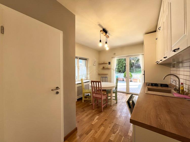 Vila de LUX, 4 camere , 140 mp, curte, garaj, terasa , Grigorescu