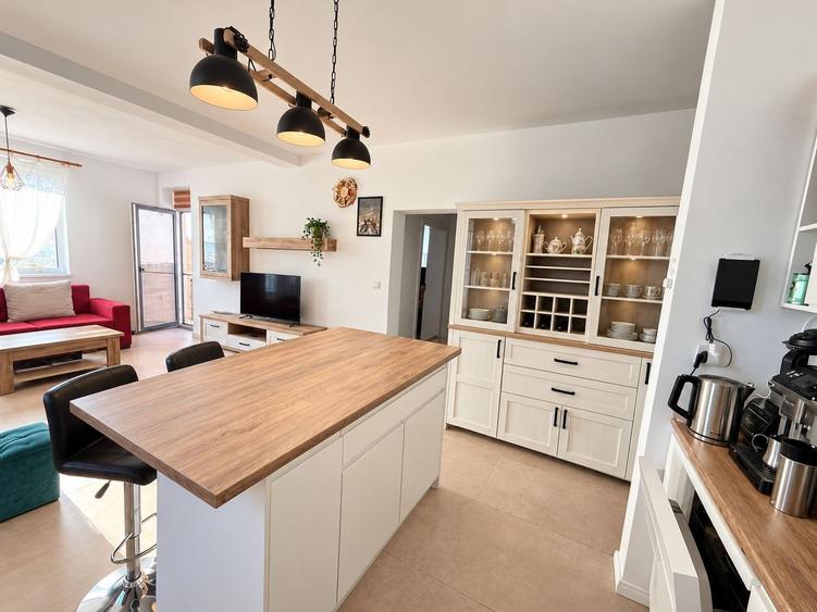 Dumbrăvița | 3 Camere | 76,6 mp | Grădină 46.5 mp | 2 Băi | Dressing | 2 Parcari