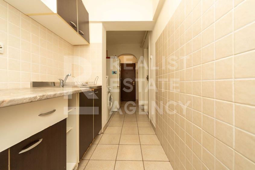 Vânzare, apartament cu 3 camere în zona Lujerului