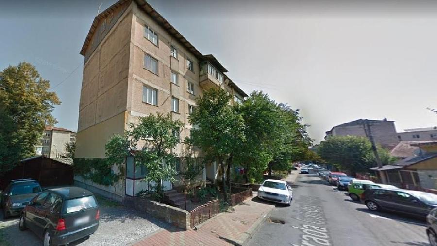TARGU NEAMT Apartament 3 camere decomandate - 76 mp - etaj 4