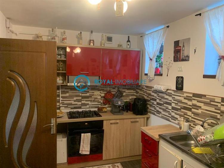 Royal Imobiliare - Vanzare Casa D+P+M, Ultracentral