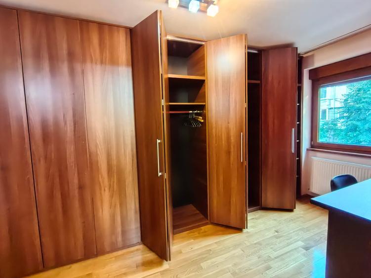 Apartament decomandat Etaj 1 si Garaj in proprietate!