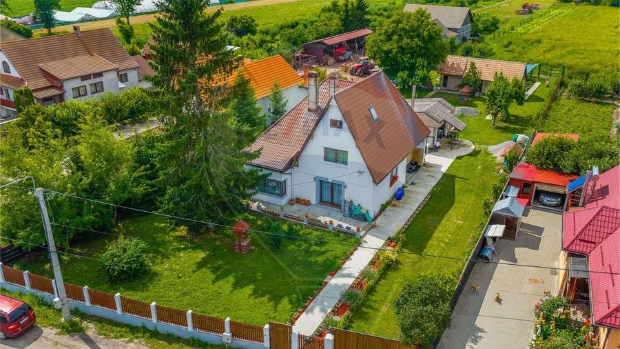 Casa moderna | 238mp utili si teren intravilan 7150mp| PRETABIL FERMA