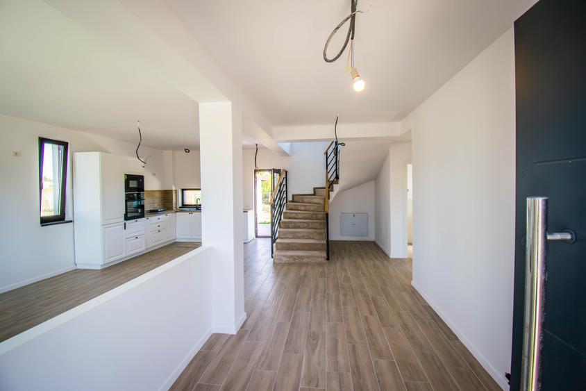 Vila  in promotie, panouri, pompa de caldura, intretinere - 500ron/luna