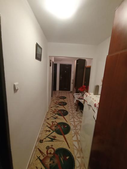 Apartament Frumoasa 3 camere DECOMANDAT, zona superba