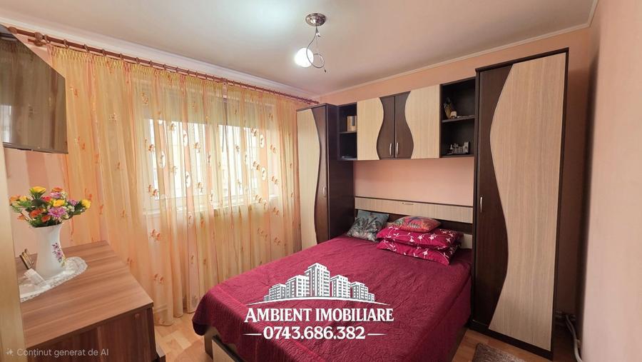 Apartament cu 3 camere, etaj 4, NEMOBILAT, zona CENTRU;