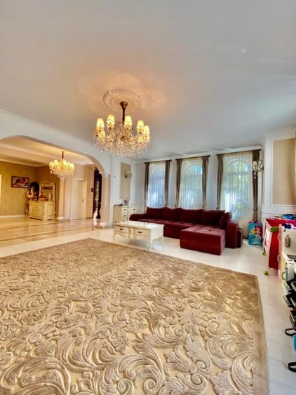 Vila superba-Cambridge School- Pipera , 5 camere-teren 1.000mp
