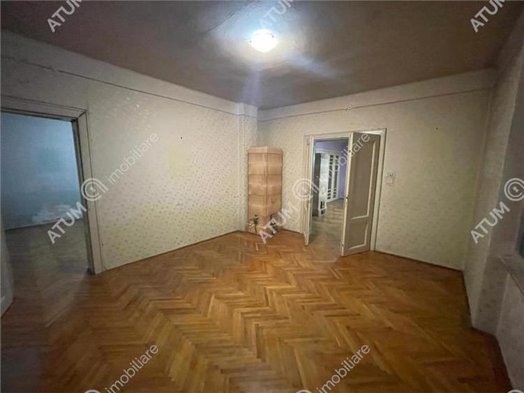 Apartament cu 4 camere 420 mp teren si garaj in Sub Arini Sibiu