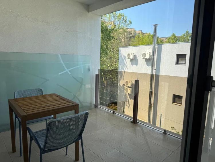 Apartament 3 camere, decomandat, 140 mp, garaj, boxa demisol, Herastrau