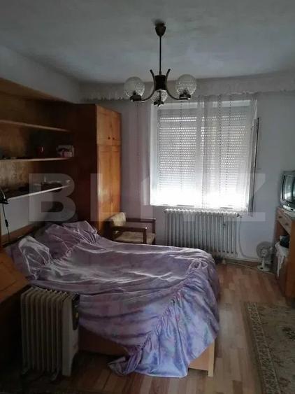 Casa de vanzare, 6 camere, 140 mp, zona 14 Mai