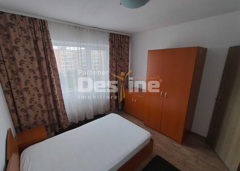 Ofer spre inchiriere, Ap. 3 camere Decomandat, Confort 1