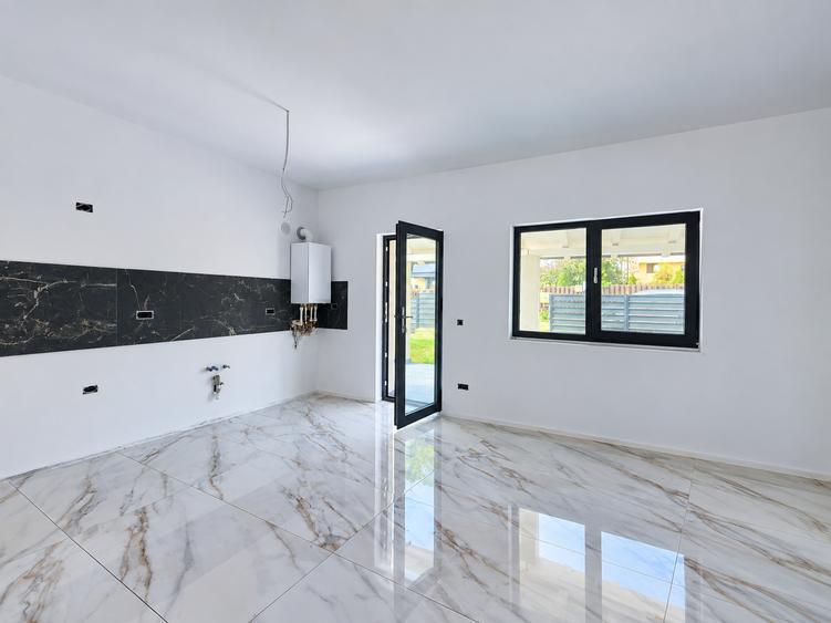 CASA INDIVIDUALA , 4 CAMERE, 130 MP UTILI , 650 MP TEREN- Valea Adanca