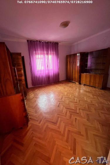 Casa 6 Camere P+1, Targu-Carbunesti