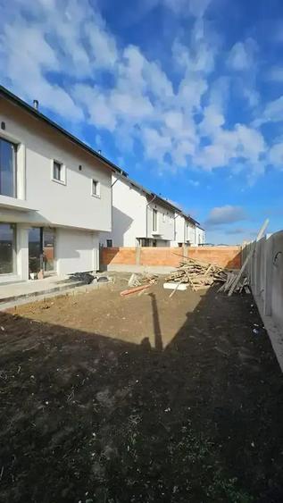 Vila Individuala 5 Camere  | Teren 300m | Mansarda Generoasa |
