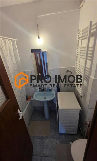 Apartament 2 camere cf 1 decomandat zona Brosteni