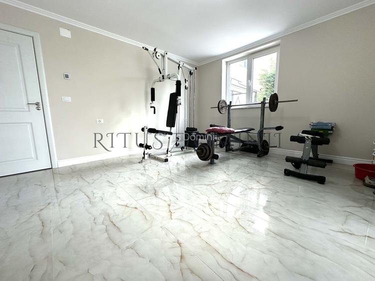 Vilă Spectaculoasă cu Piscină Privată, Dealuri Oradea, 460mp - 12