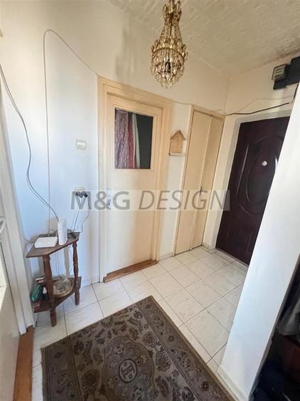3 camere decomandat etaj 4/10 Dambovita centrala proprie