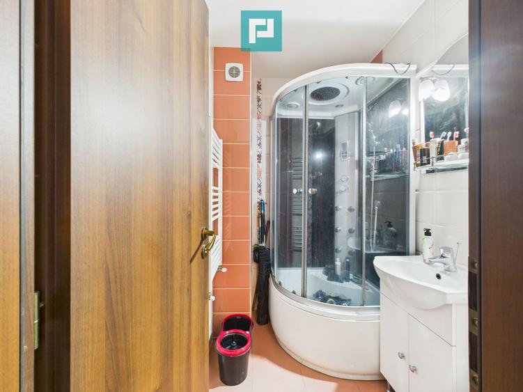 Apartament spațios cu 4 camere în Vlaicu
