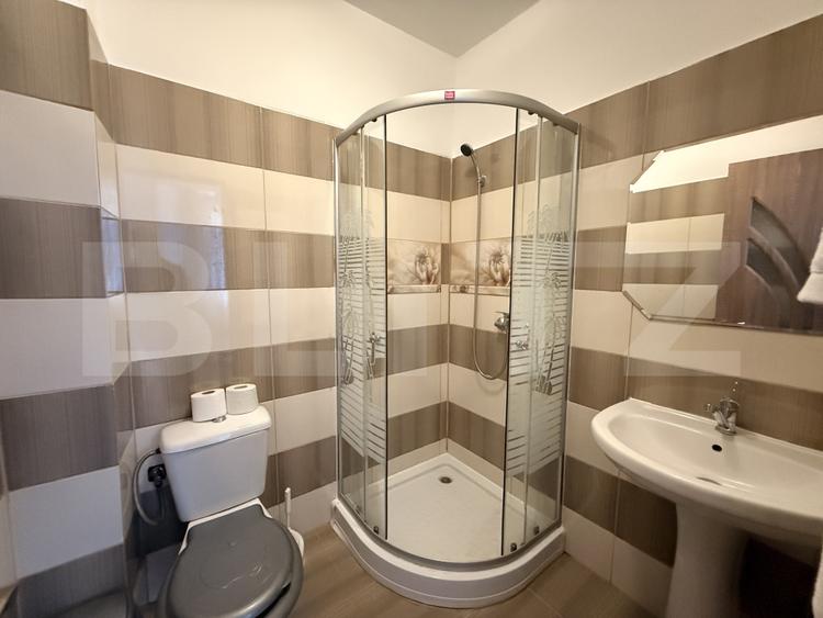 Apartament 3 camere cu 3 băi, bloc nou, terasă, zona Rocadă, Brazdă