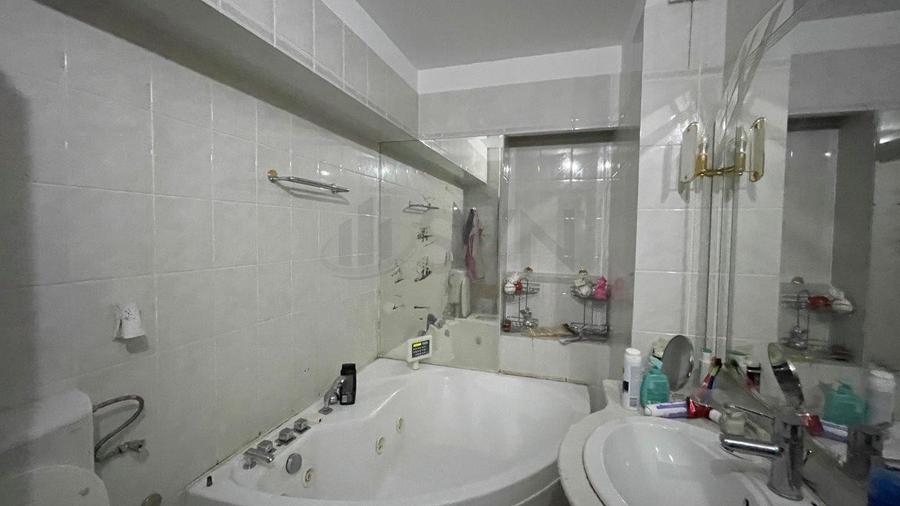 REA1010266 Unirii Fantani - apartament cu 5 camere