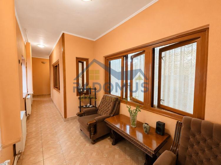 Vila 4 camere | Teren 532 mp | Piscina si foisor | Str. Lupeni