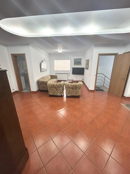 Pantelimon-Fundeni / Apartament 3 cam in vila / Loc de parcare-Curte