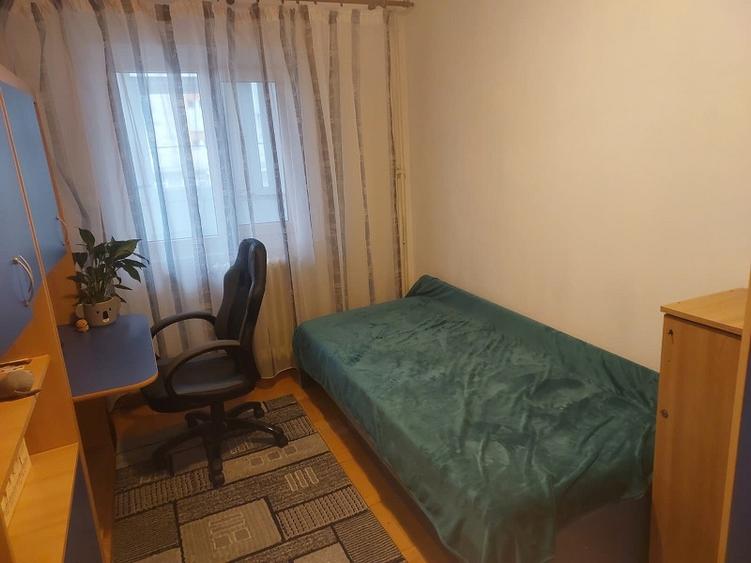 Apartament cu 3 camere - zona Pacurari - AlphaBank