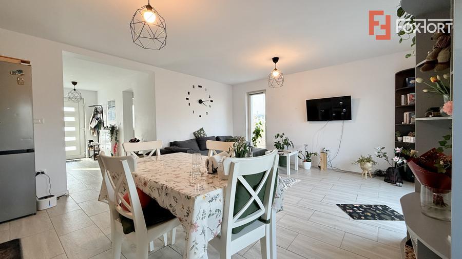 Duplex de vanzare in Sacalaz, 4 camere + 2 bai si toate utilitatile