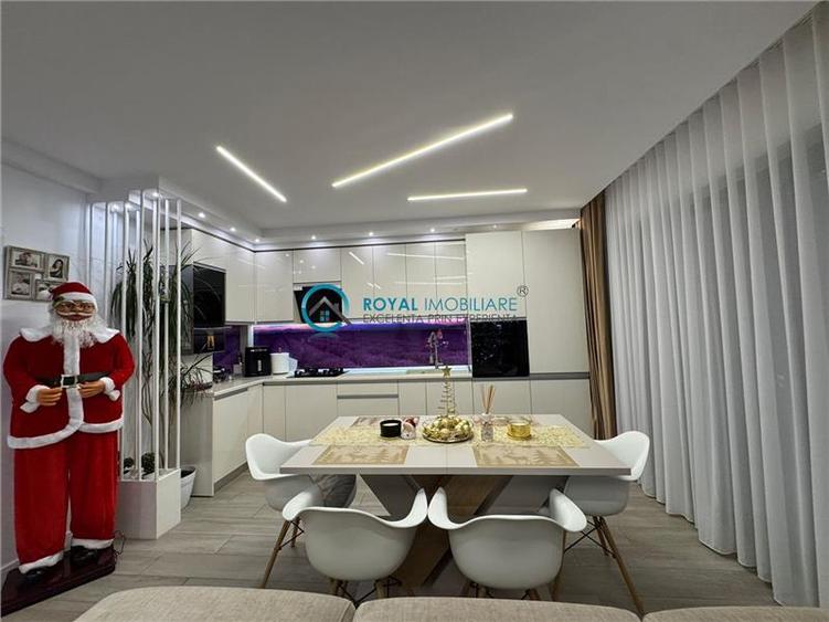 Royal Imobiliare - Vanzare apartament 3 camere zona Albert