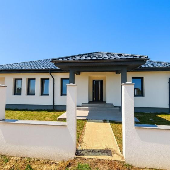 Casă individuală de vânzare – 131 mp construiți, teren 6 ari