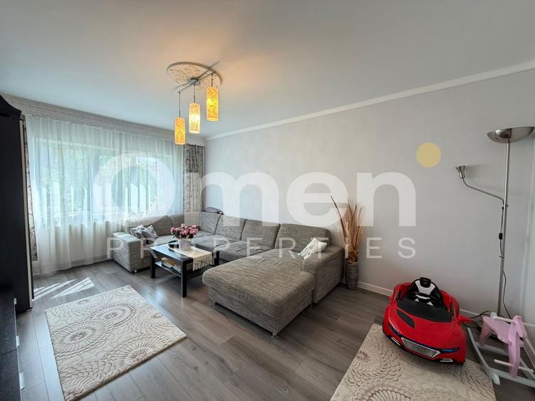 Apartament cu 3 camere decomandat, etaj intermediar, zona Lidl Hotvon