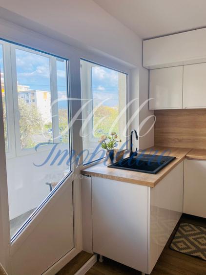 Apartament de vanzare DECOMANDAT ,3 camere 52 mp , zona INTRE LACURI