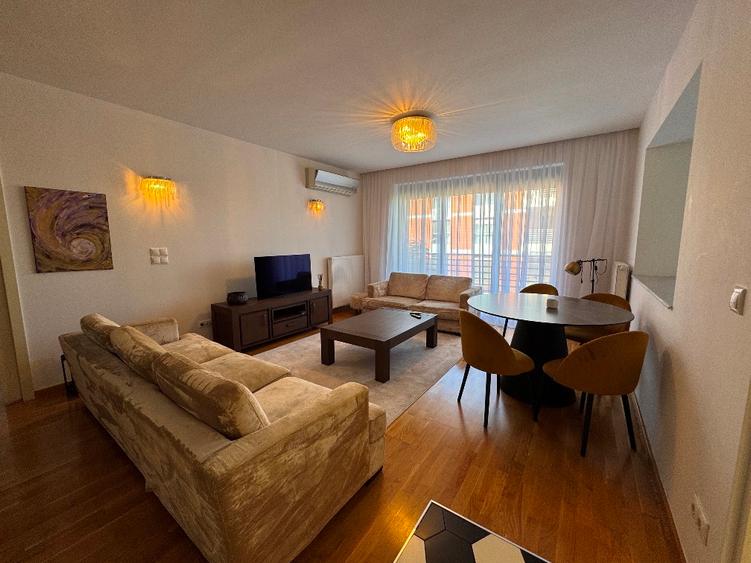 3 camere inchiriere Green Lake// Sisesti// loc de parcare in garaj