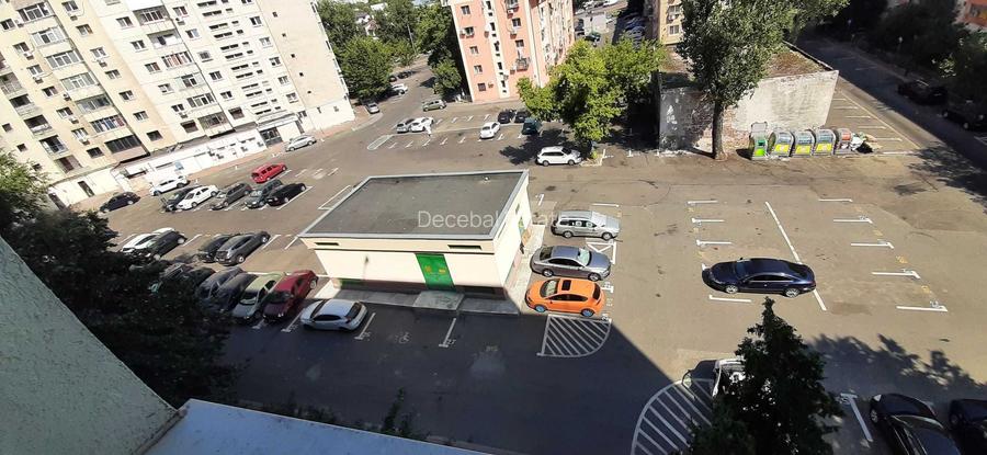 Metrou Titan 3 camere Decomandat Bloc Reabilitat Etaj Intermediar