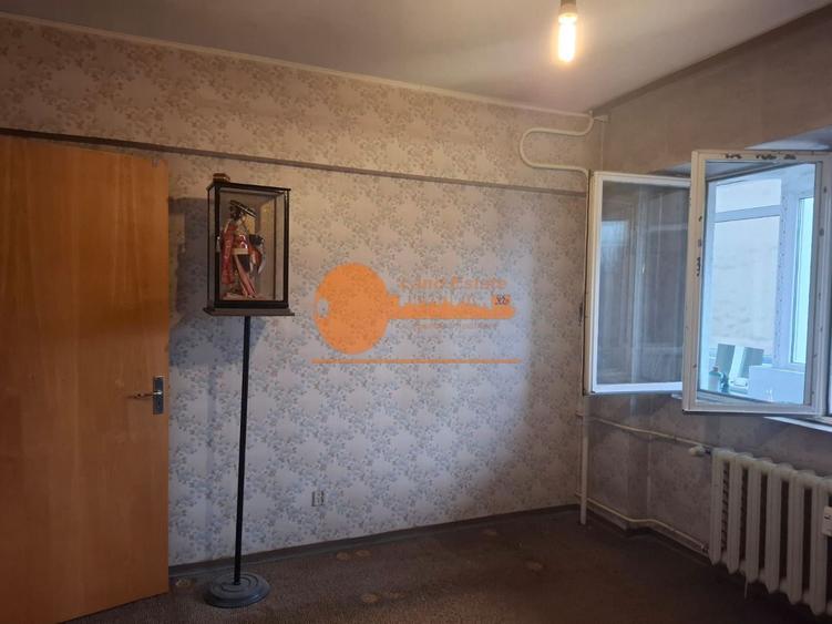 Apartament cu 3 camere in zona Ion Mihalache-Clucerului