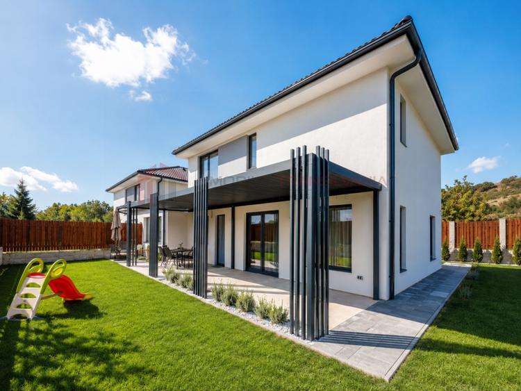 Casa modernă Dezmir | Finisaje Premium | Garaj
