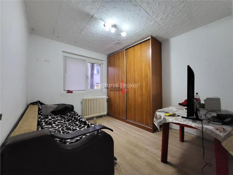 SALAJAN / 4 CAMERE DECOMANDAT / ETAJ 1 - 4