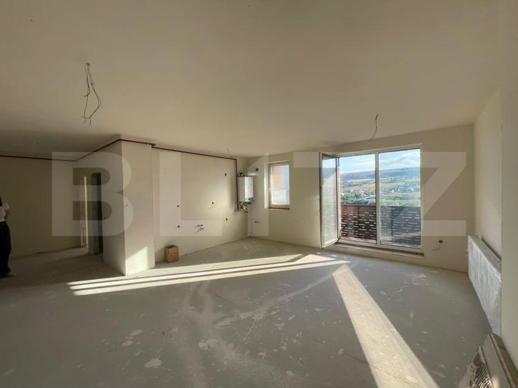 Apartament 2-3 camere, 57mp . View spectaculos.