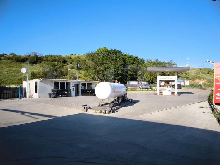 Oportunitate! Sala de evenimente, benzinarie si spalatorie auto, stradala la DE