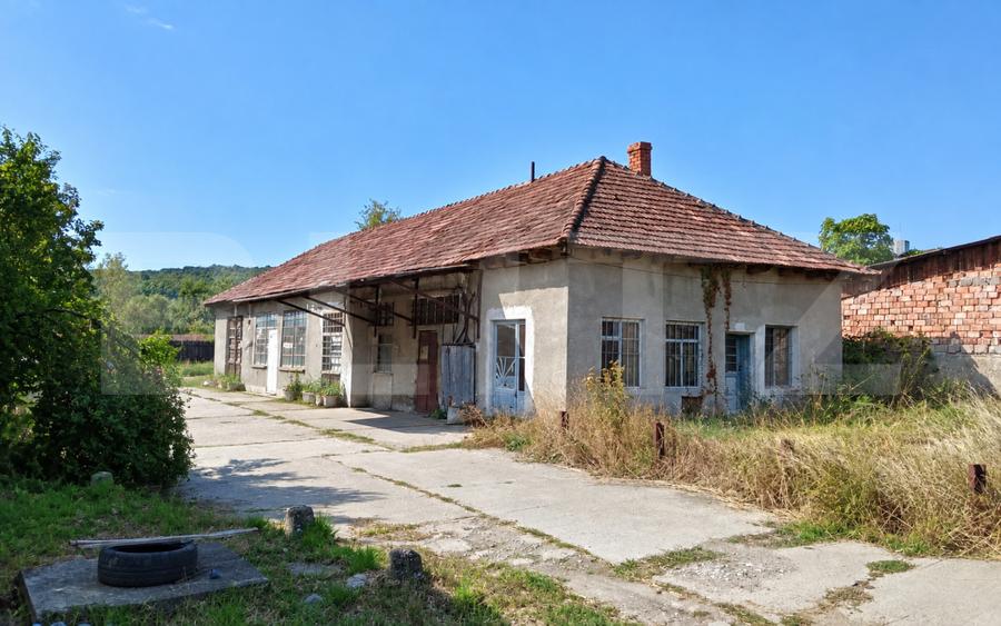 Teren cu anexe, 275 mp, teren 2000 mp, zona Ludus
