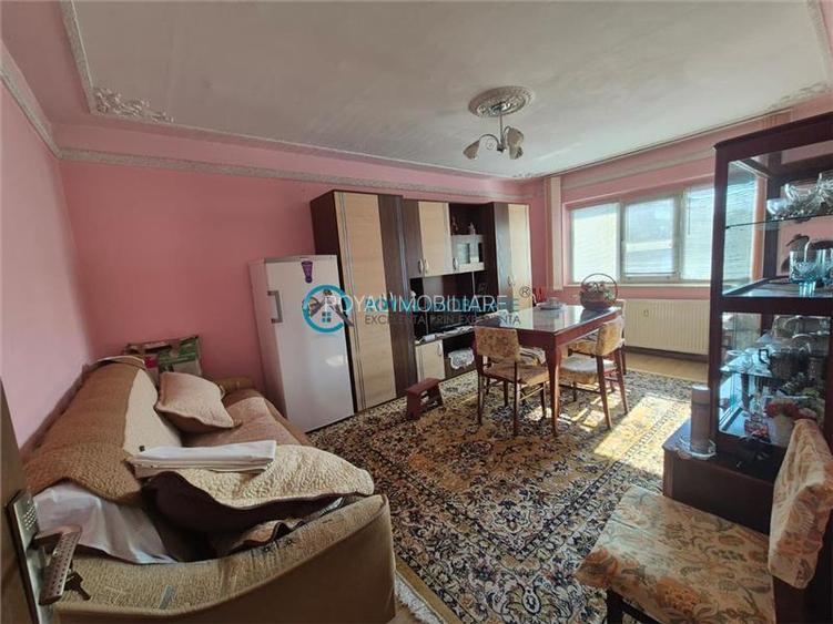 Royal Imobiliare - Vanzare apartament 2 camere zona Paltinis - 2