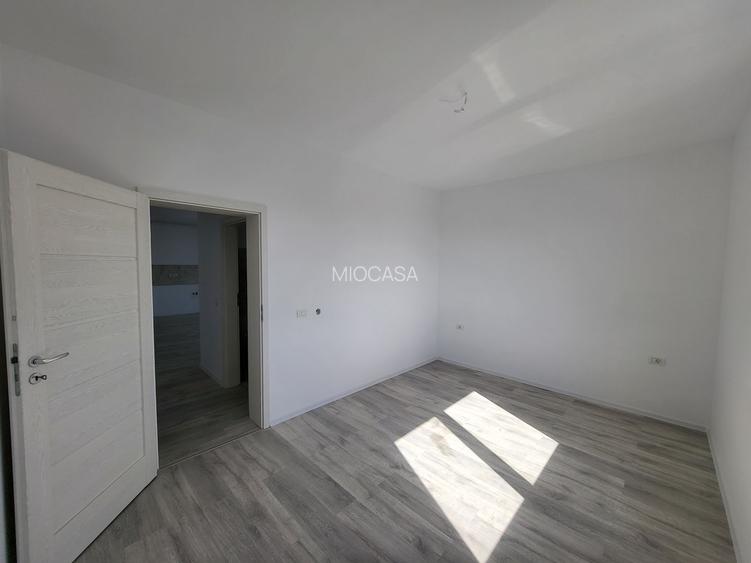 Comision 0%.  3 camere. Nou. etaj 1. Girocului - langa Profi str. Neptun. - 4