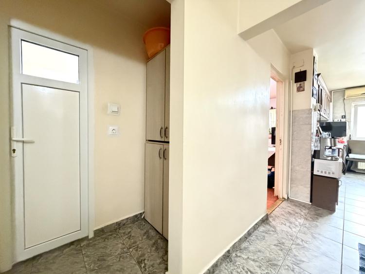 Apartament cu 3 camere, 55 mp, etaj 1 - zona Lipovei